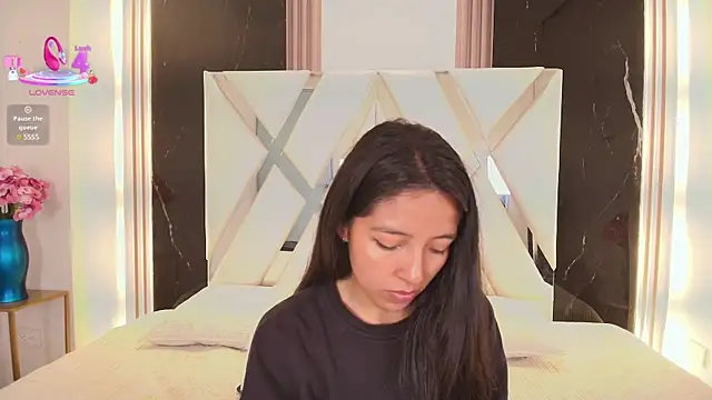 Snapshot of Valery_wang chatting on 5, 3, 2025 Valery wang online show from 5, 3, 2025