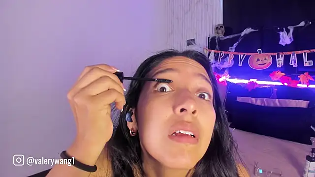 Valery wang online show from 9, 10, 2025