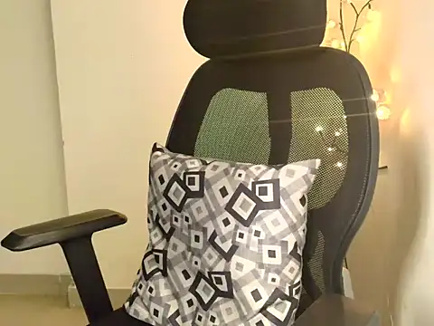 Snapshot of CUTE_princess_143 chatting on 30, 5, 2026 CUTE princess 143 online show from 30, 5, 2026