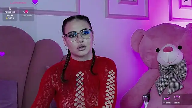 Abby  White online show from 26, 10, 2025