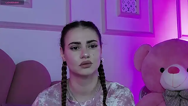 Abby  White online show from 29, 9, 2025