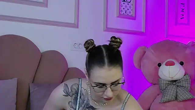Snapshot of Abby__White chatting on 17, 5, 2026 Abby White online show from 17, 5, 2026
