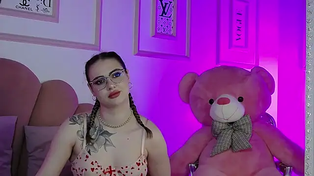 Abby  White online show from 18, 4, 2026