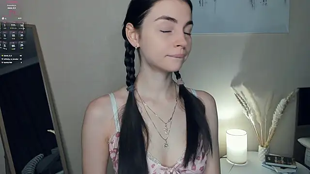 MaryJacksoon online show from 22, 11, 2025