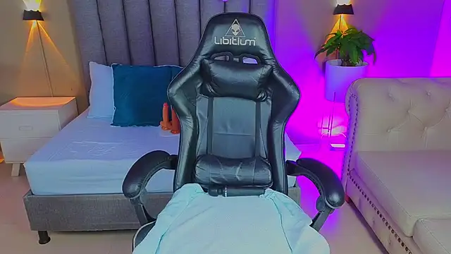 angelica dymond online show from 10, 4, 2026