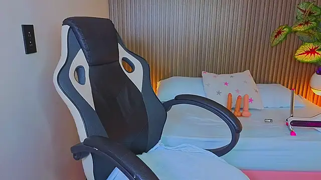 angelica dymond online show from 7, 2, 2026