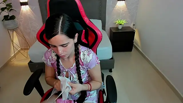 Snapshot of angelica_dymond chatting on 12, 3, 2025 angelica dymond online show from 12, 3, 2025