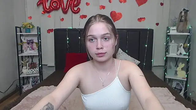 Snapshot of LaraPika chatting on 11, 5, 2026 LaraPika online show from 11, 5, 2026