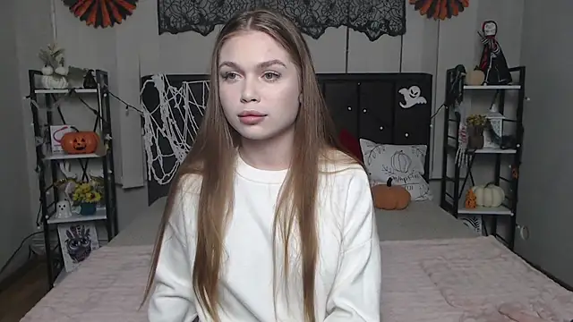 Snapshot of LaraPika chatting on 8, 11, 2025 LaraPika online show from 8, 11, 2025