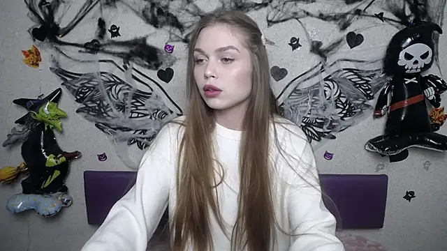 Snapshot of LaraPika chatting on 10, 11, 2025 LaraPika online show from 10, 11, 2025