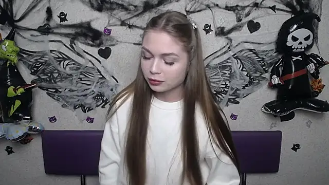 Snapshot of LaraPika chatting on 25, 10, 2025 LaraPika online show from 25, 10, 2025