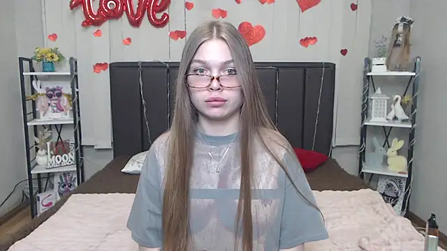 Snapshot of LaraPika chatting on 7, 5, 2026 LaraPika online show from 7, 5, 2026