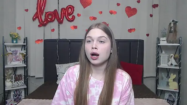 LaraPika online show from 22, 4, 2026