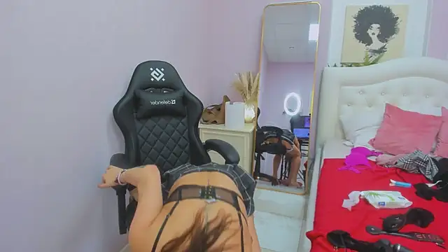 EricaAndPenelopa online show from 19, 10, 2025