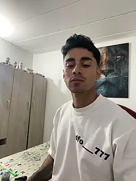 Snapshot of Danifornari chatting on 1, 11, 2025 Danifornari online show from 1, 11, 2025