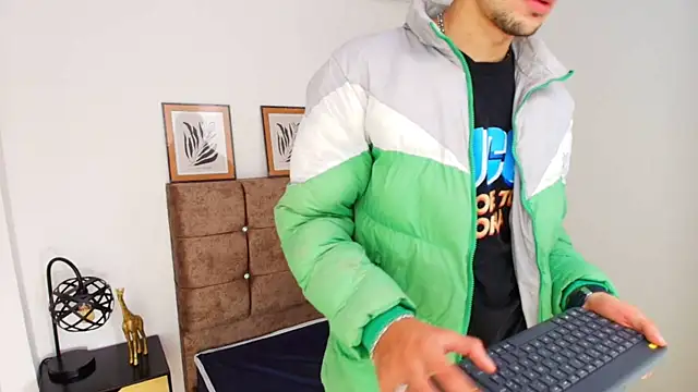 Amadeo Wild online show from 17, 1, 2025