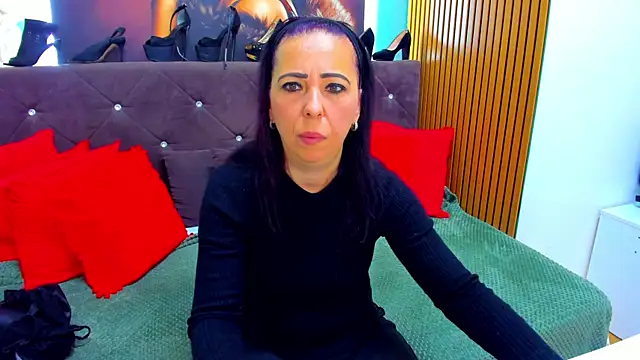 Snapshot of LauraSin chatting on 1, 5, 2026 LauraSin online show from 1, 5, 2026