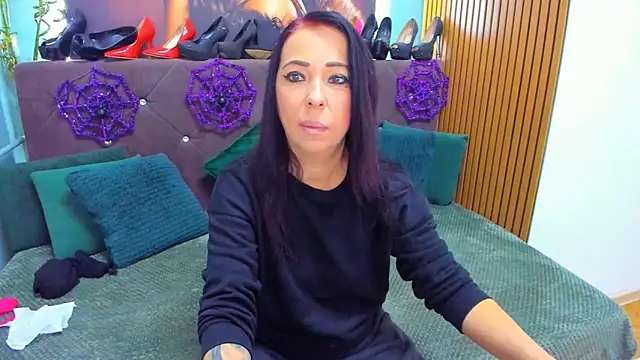 LauraSin online show from 27, 10, 2025