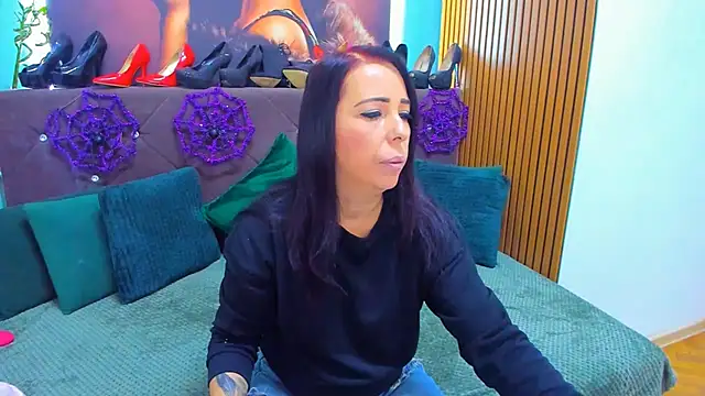 LauraSin online show from 30, 10, 2025