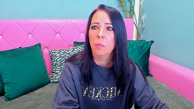 LauraSin online show from 13, 11, 2025