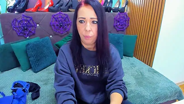 LauraSin online show from 26, 10, 2025