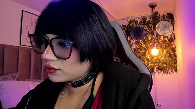 Kitty Gang online show from 28, 4, 2026