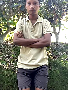 Snapshot of ShroveRising chatting on 21, 10, 2025 ShroveRising online show from 21, 10, 2025