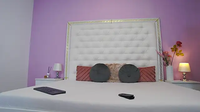 Lenna Paul online show from 28, 11, 2025