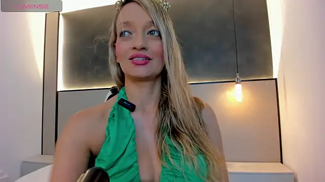 Snapshot of emma_collson chatting on 11, 9, 2025 emma collson online show from 11, 9, 2025