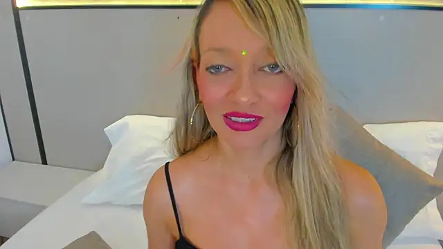 Snapshot of emma_collson chatting on 13, 9, 2025 emma collson online show from 13, 9, 2025