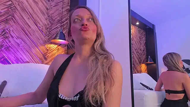 emma collson online show from 25, 11, 2025