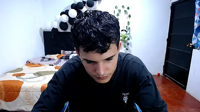 Snapshot of freddy_romas chatting on 17, 11, 2025 freddy romas online show from 17, 11, 2025