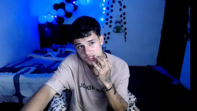 Snapshot of freddy_romas chatting on 3, 11, 2025 freddy romas online show from 3, 11, 2025