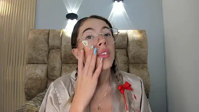 Snapshot of yulievans chatting on 5, 3, 2025 yulievans online show from 5, 3, 2025