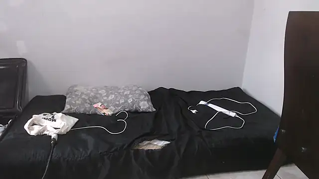 Snapshot of RevnaWalter chatting on 19, 2, 2025 RevnaWalter online show from 19, 2, 2025