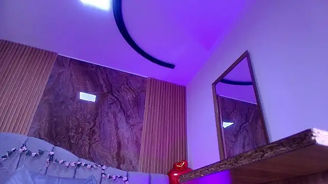 luce williams online show from 18, 4, 2026