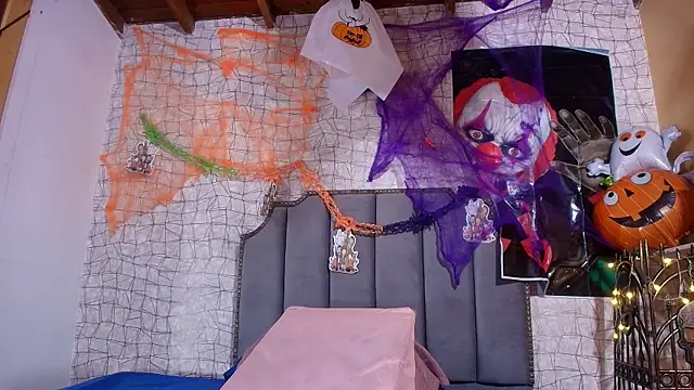 Snapshot of luce_williams chatting on 7, 10, 2025 luce williams online show from 7, 10, 2025