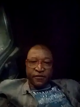 Snapshot of surger chatting on 18, 12, 2025 surger online show from 18, 12, 2025