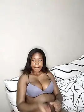 queenbboobs online show from 11, 1, 2025
