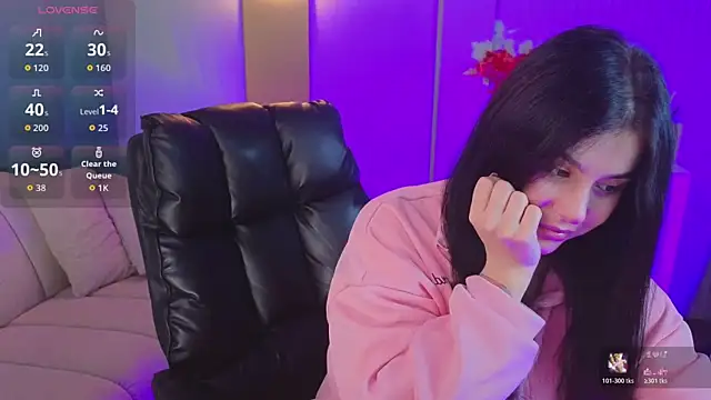 Jenna Adams  online show from 8, 11, 2025