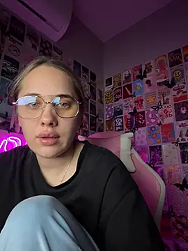 MiaMilas online show from 4, 6, 2026