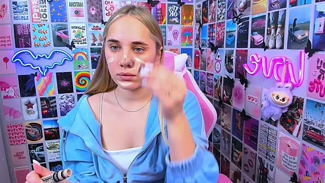 MiaMilas online show from 15, 12, 2025