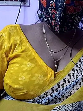 Snapshot of mallu-sumi chatting on 28, 9, 2025 mallu-sumi online show from 28, 9, 2025