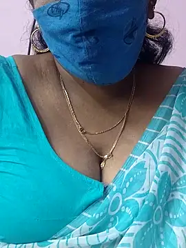 Snapshot of mallu-sumi chatting on 23, 10, 2025 mallu-sumi online show from 23, 10, 2025