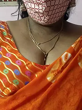 Snapshot of mallu-sumi chatting on 3, 10, 2025 mallu-sumi online show from 3, 10, 2025