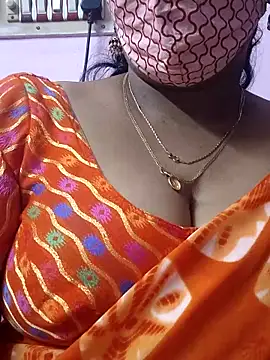 Snapshot of mallu-sumi chatting on 2, 10, 2025 mallu-sumi online show from 2, 10, 2025