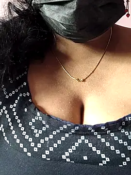 mallu-sumi online show from 28, 11, 2025