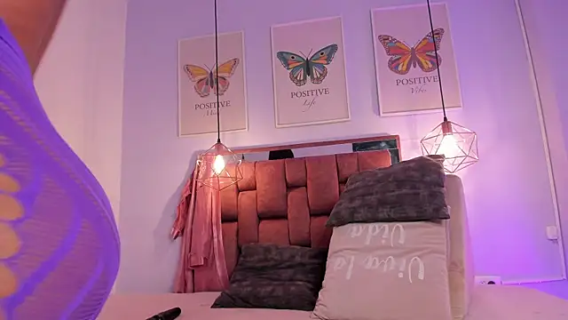 kristakinnky online show from 16, 4, 2026