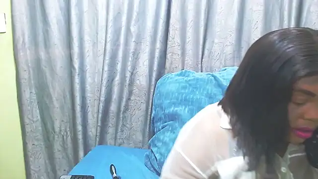 NaughtyNicoleXX2 online show from 19, 1, 2026