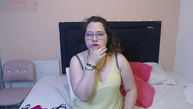 May Carlier online show from 19, 3, 2025